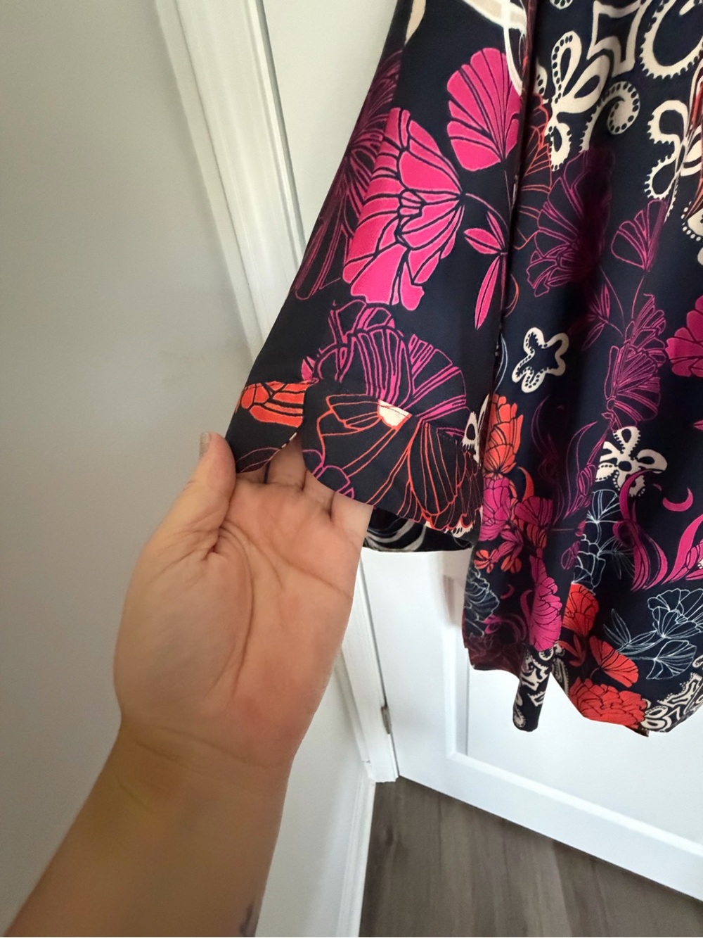 CHICOS NWOTFloral Kimono Robe - Navy with Pink & Orange Accents - Picture 6 of 7
